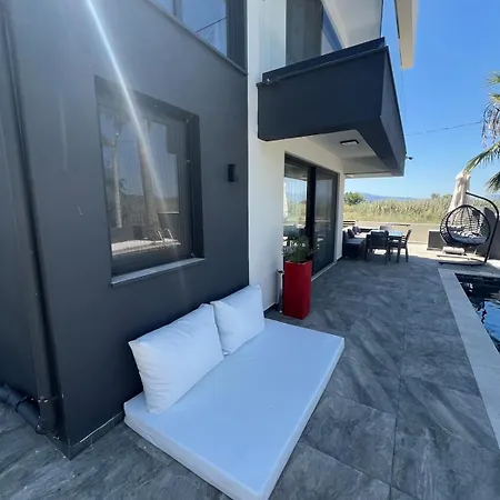 The Pool House Time Monthly Welcome וילה