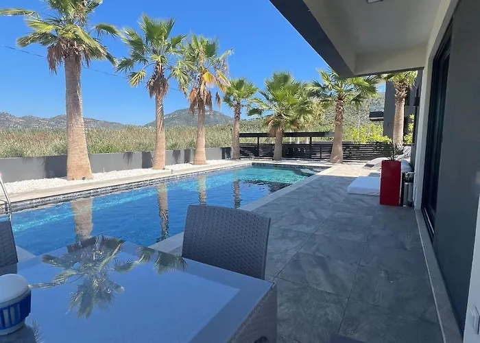 The Pool House Time Monthly Welcome