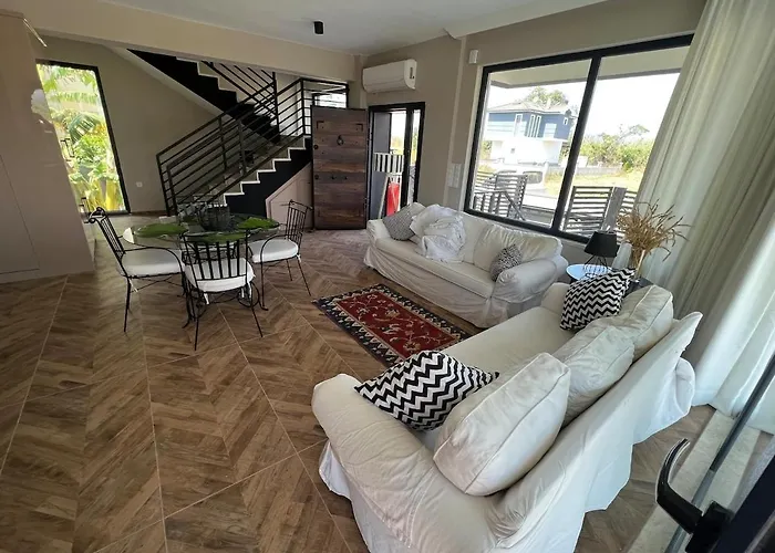 The Pool House Time Monthly Welcome *